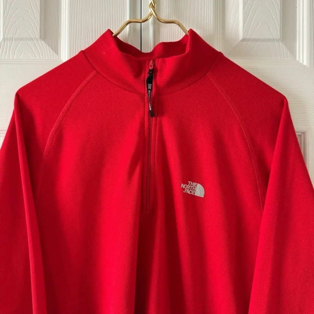 The North Face Men's Red Sweater Sweatshirt Size Medium